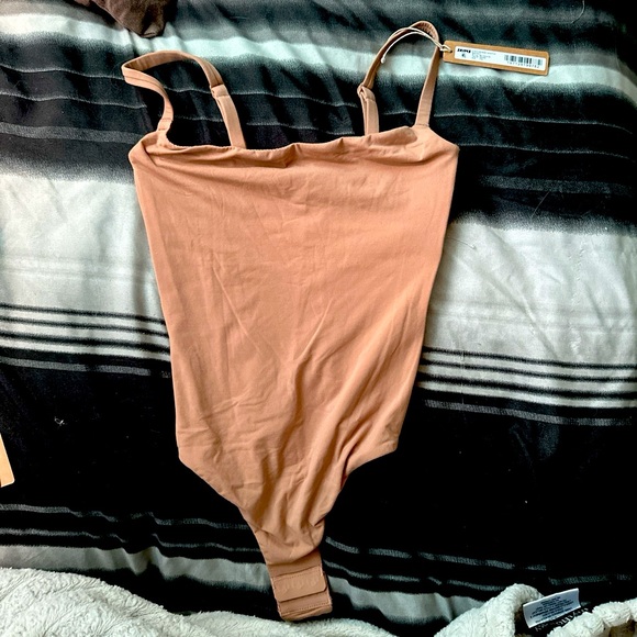 Skims Fits Everbody Adaptive Bodysuit - Picture 1 of 3